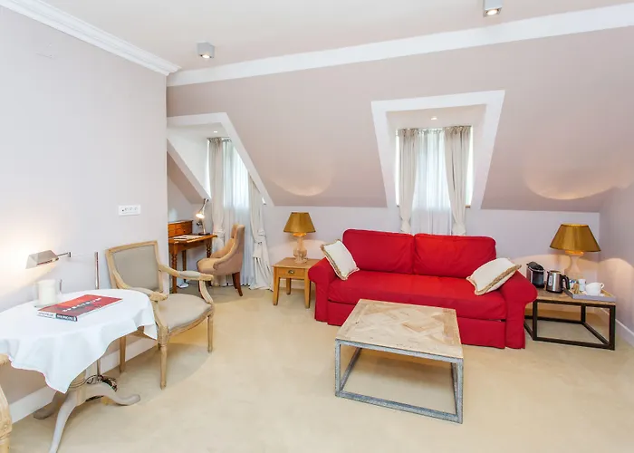 Lesar Angel - Member Of Hip Lublana