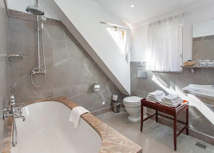 Lesar Angel - Member Of Hip Lublana