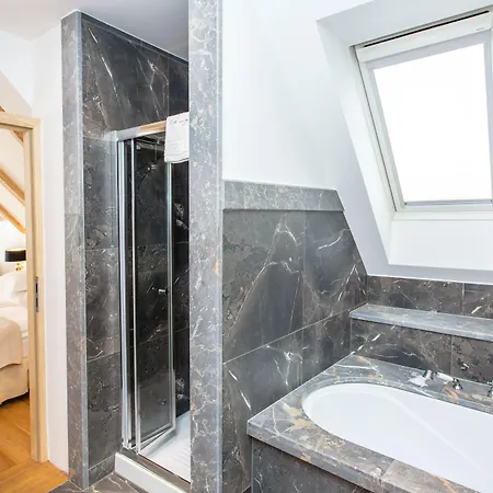 Lesar Angel - Member Of Hip 4* Любляна