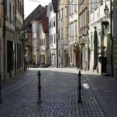 Lesar Angel - Member Of Hip Ljubljana