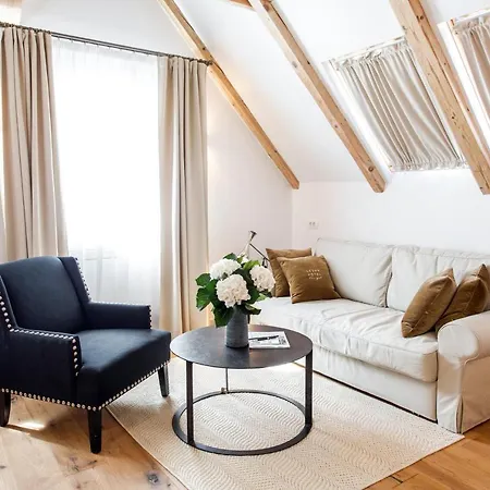 Lesar Angel - Member Of Hip Готель Любляна