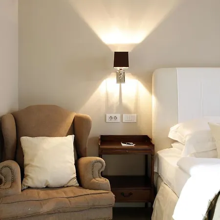 Lesar Angel - Member Of Hip Готель Любляна