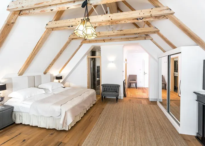 Lesar Angel - Member Of Hip 4*