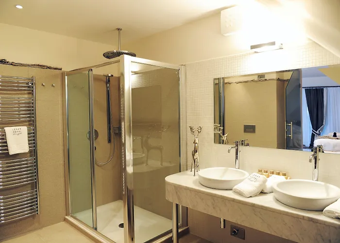 Lesar Angel - Member Of Hip ホテル リュブリャナ