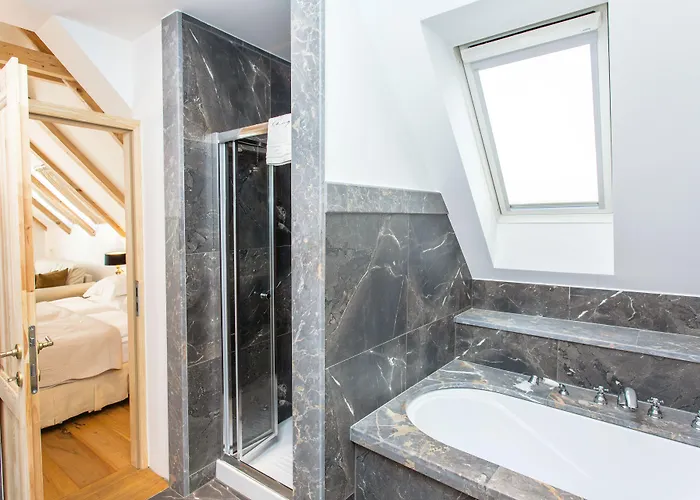 Lesar Angel - Member Of Hip 4* Λιουμπλιάνα