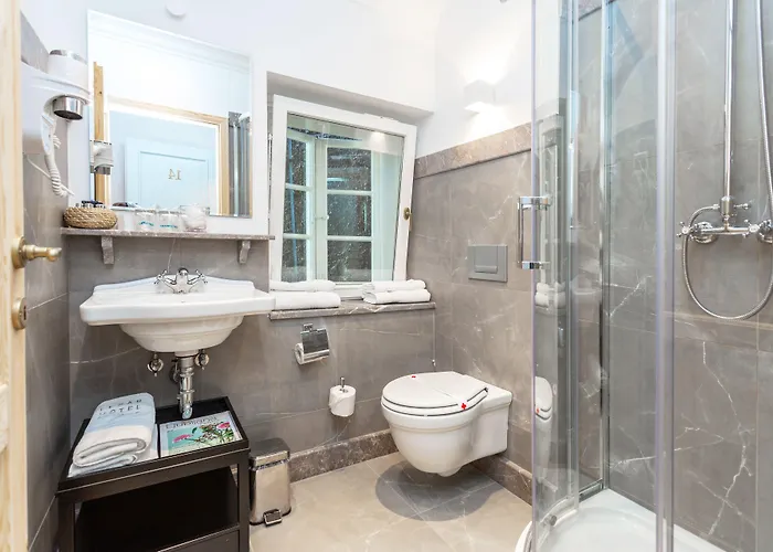 Lesar Angel - Member Of Hip リュブリャナ