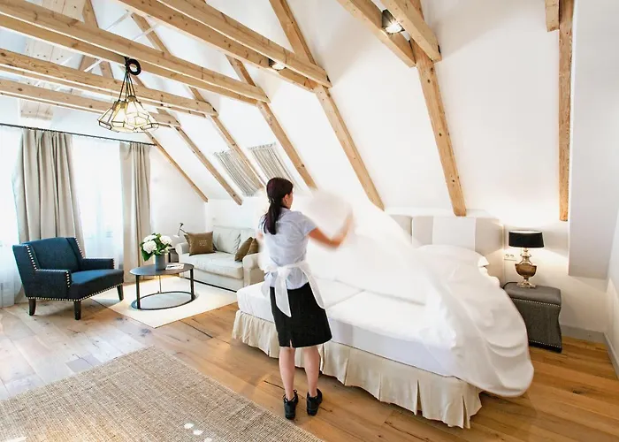 Lesar Angel - Member Of Hip 4*