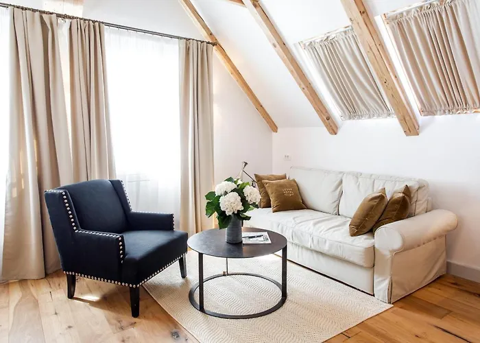 Lesar Angel - Member Of Hip ホテル リュブリャナ