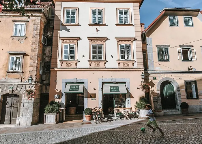 Lesar Angel - Member Of Hip 4* リュブリャナ