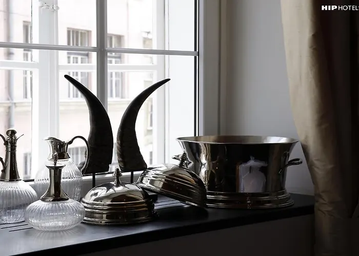 Lesar Angel - Member Of Hip 4*