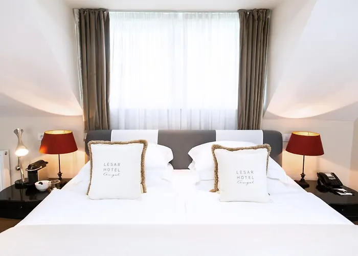 Lesar Angel - Member Of Hip Szálloda