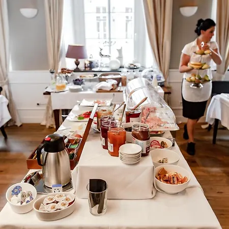 Lesar Angel - Member Of Hip Hotel